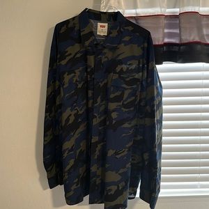 Vintage Levi’s Strauss Button Down Camouflage Camp Shirt